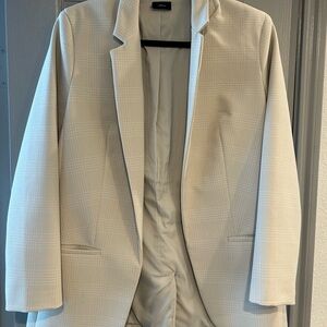 Elegant Cream Blazer with Plaid Detail
